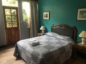 Superior Single Room, 1 Queen Bed, Garden View, Garden Area