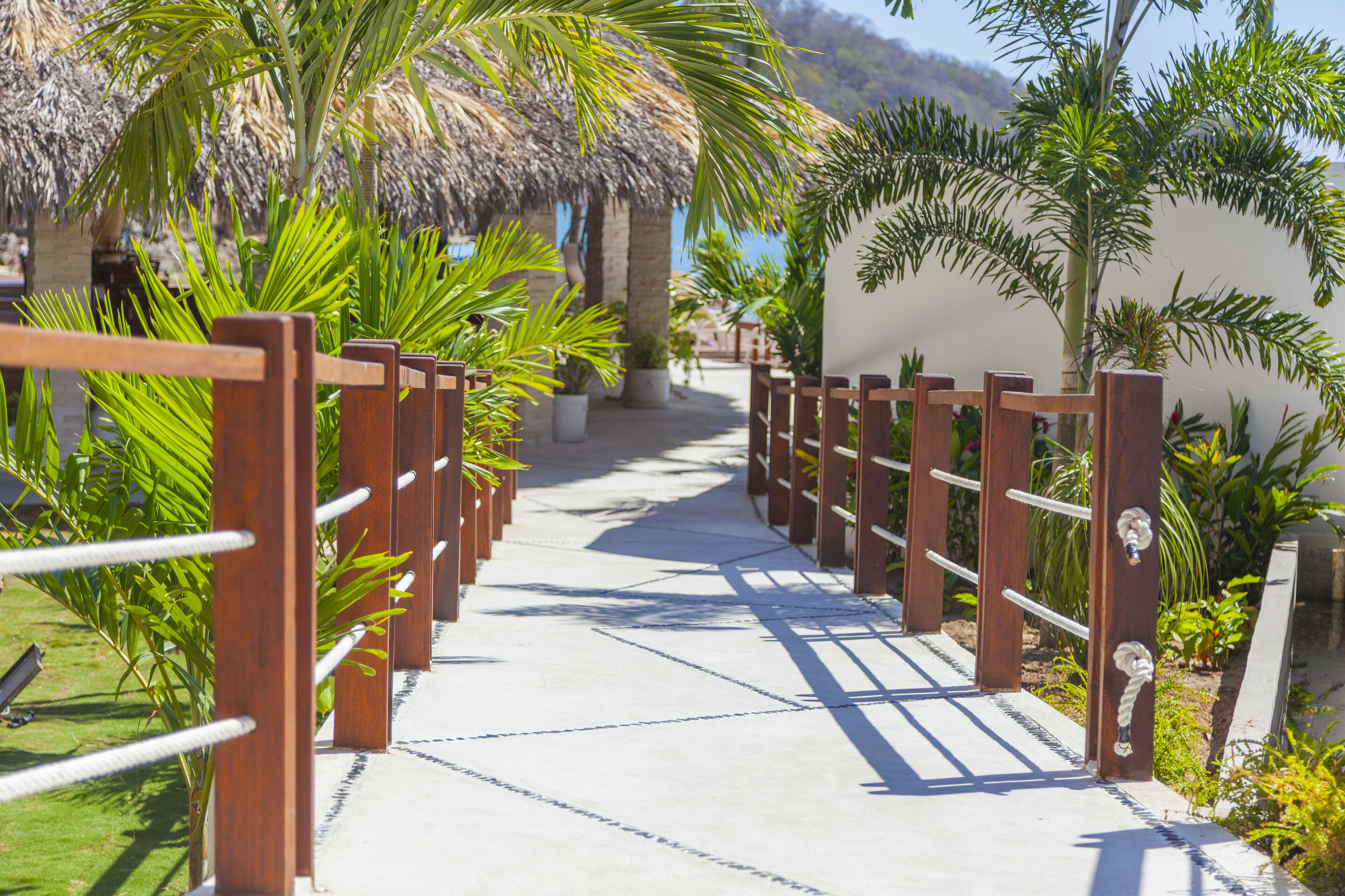 Beach nearby, sun-loungers, beach umbrellas, beach towels