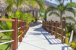 Beach nearby, sun loungers, beach umbrellas, beach towels