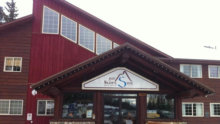 Fernie Slopeside Lodge