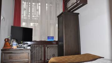 Single Room | In-room safe, rollaway beds, free WiFi
