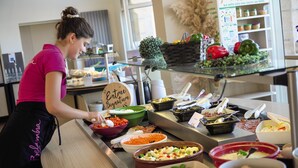 A buffet setup with various food items and a sign that reads "Signature Buffet." - Belambra Clubs Trégastel - Le Castel Sainte Anne (Tregastel)