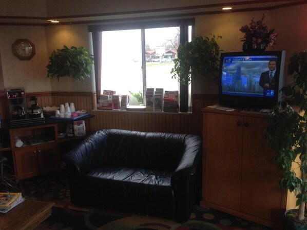 Coffee service - Stardust Motel (Naperville)