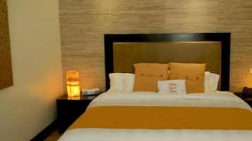 Egyptian cotton sheets, premium bedding, in-room safe, desk