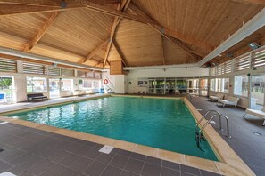 Indoor pool, pool loungers