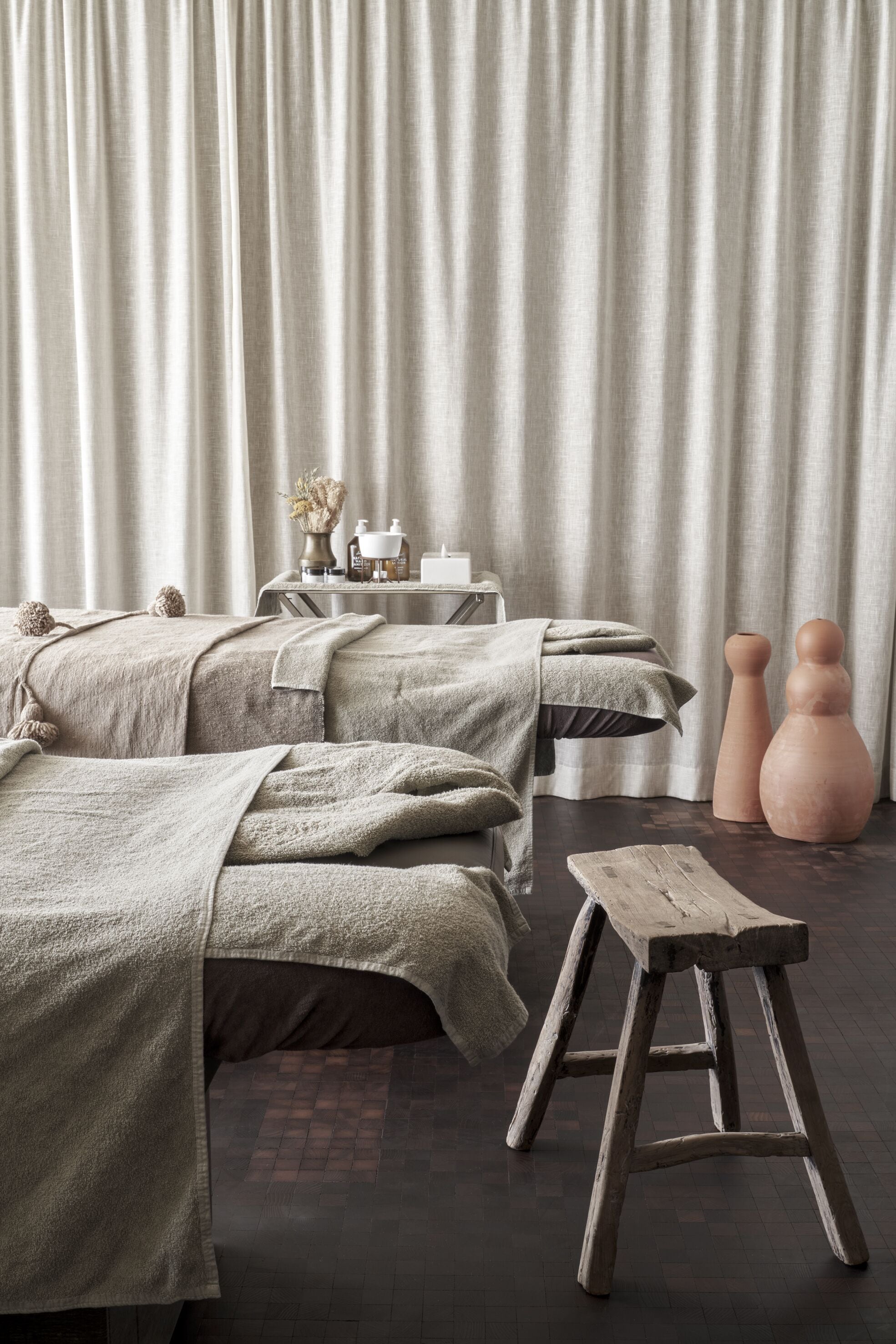 桑拿、熱水浴缸、蒸氣室、身體療程、芳香療法、熱石按摩