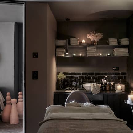 Sauna, hot tub, steam room, body treatments, aromatherapy