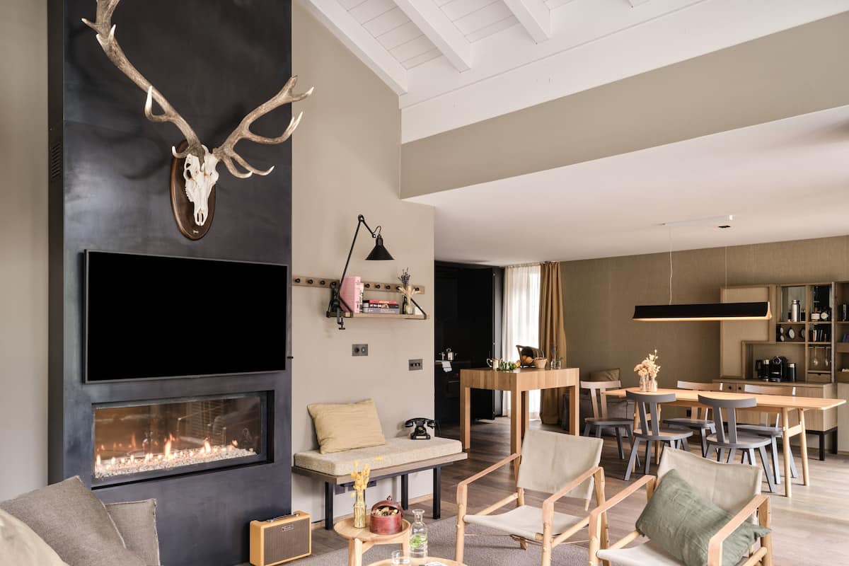 Room (Alpinist Roof Suite) | Minibar, in-room safe, individually furnished, desk