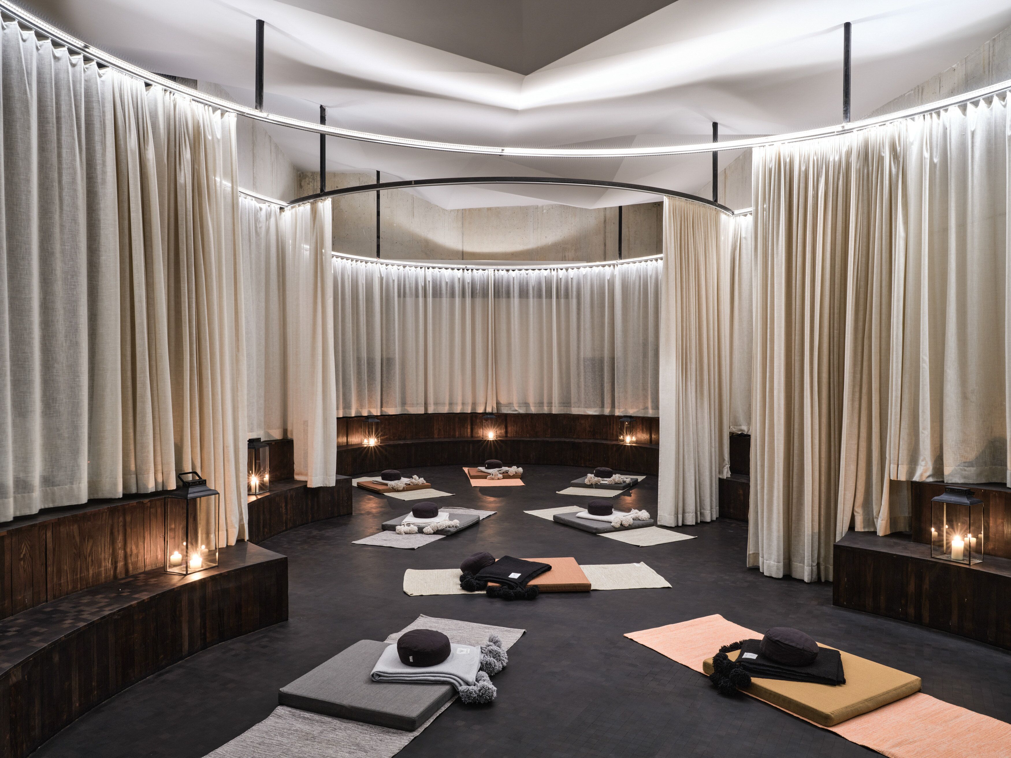 sauna, hot tub, steam room, body treatments, aromatherapy