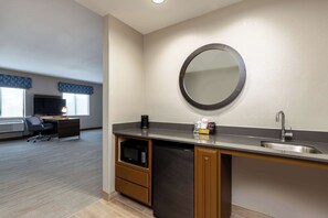 Studio, One King Bed, Roll In Shower | Premium bedding, down comforters, pillowtop beds, in-room safe