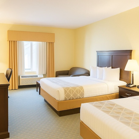 Desk, iron/ironing board, free WiFi, bed sheets. Ambassador Inn and Suites Tuscaloosa