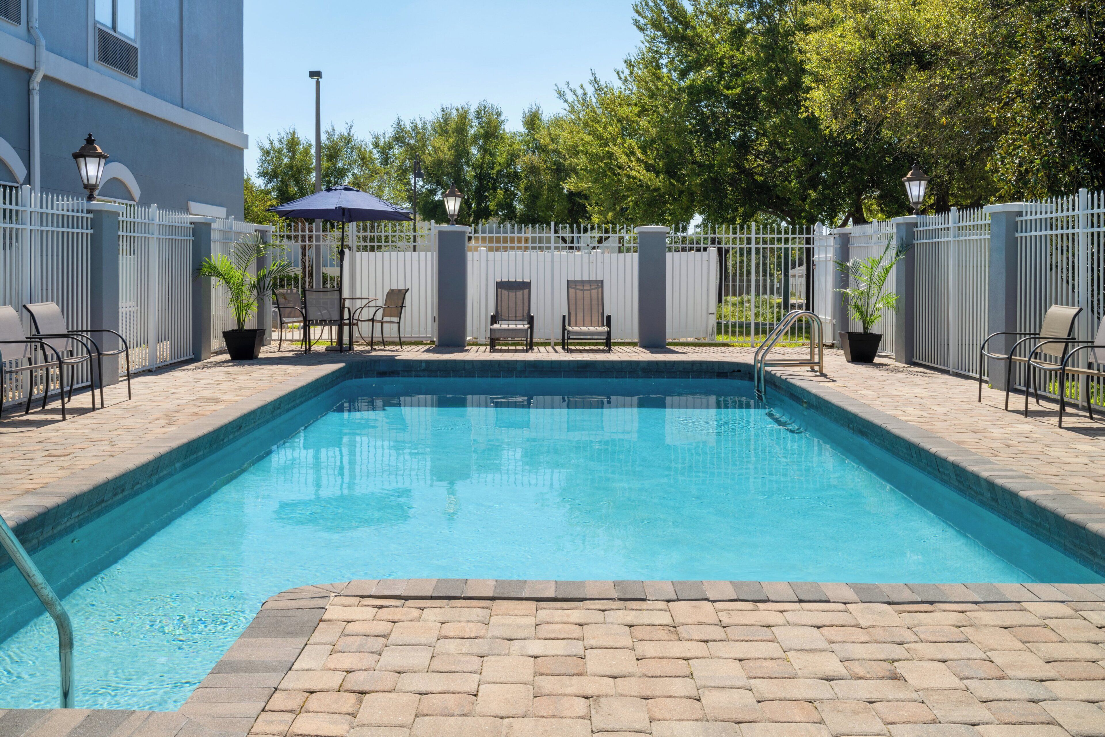 Outdoor pool, sun loungers