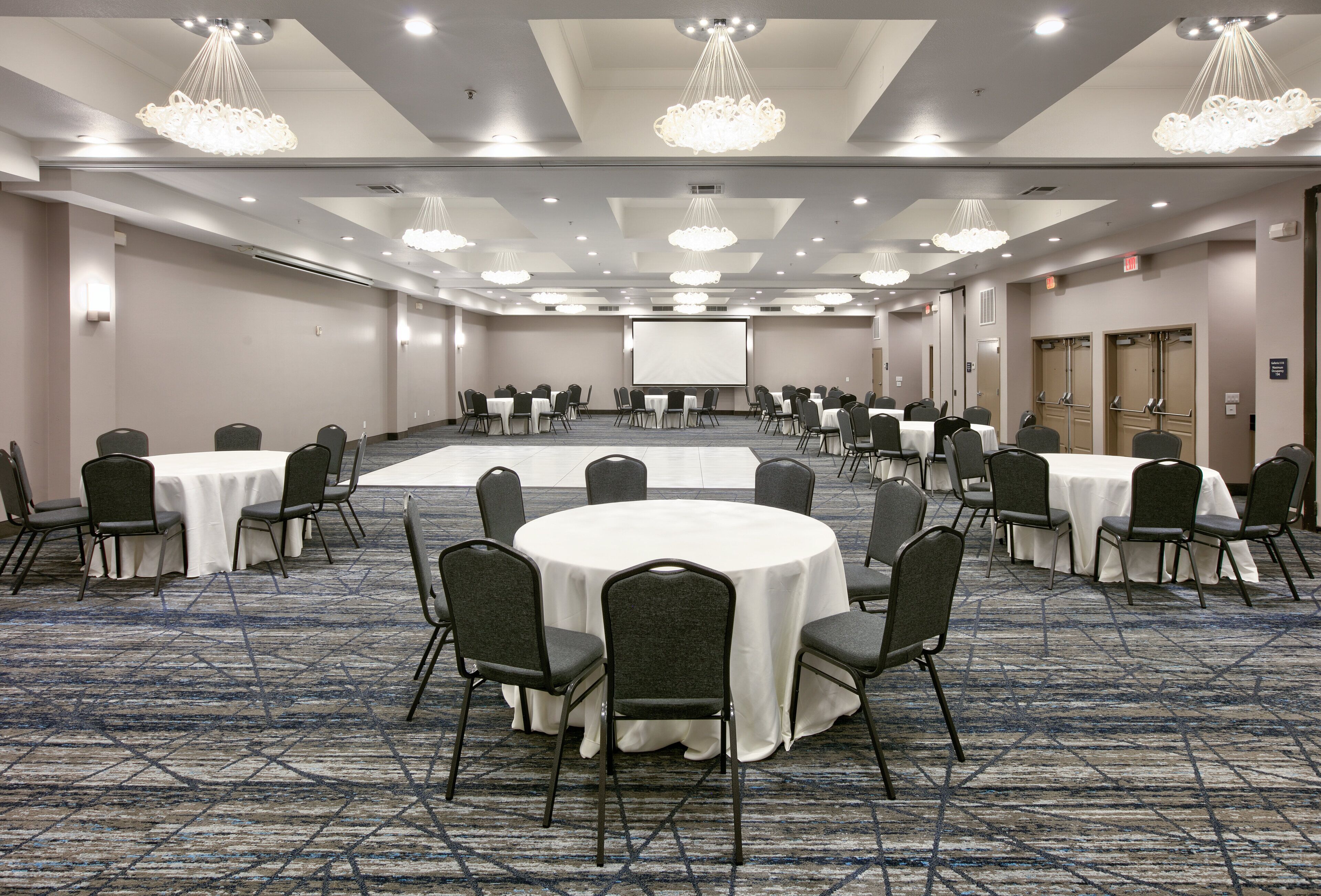 Photo - Holiday Inn Express & Suites North Dallas at Preston by IHG