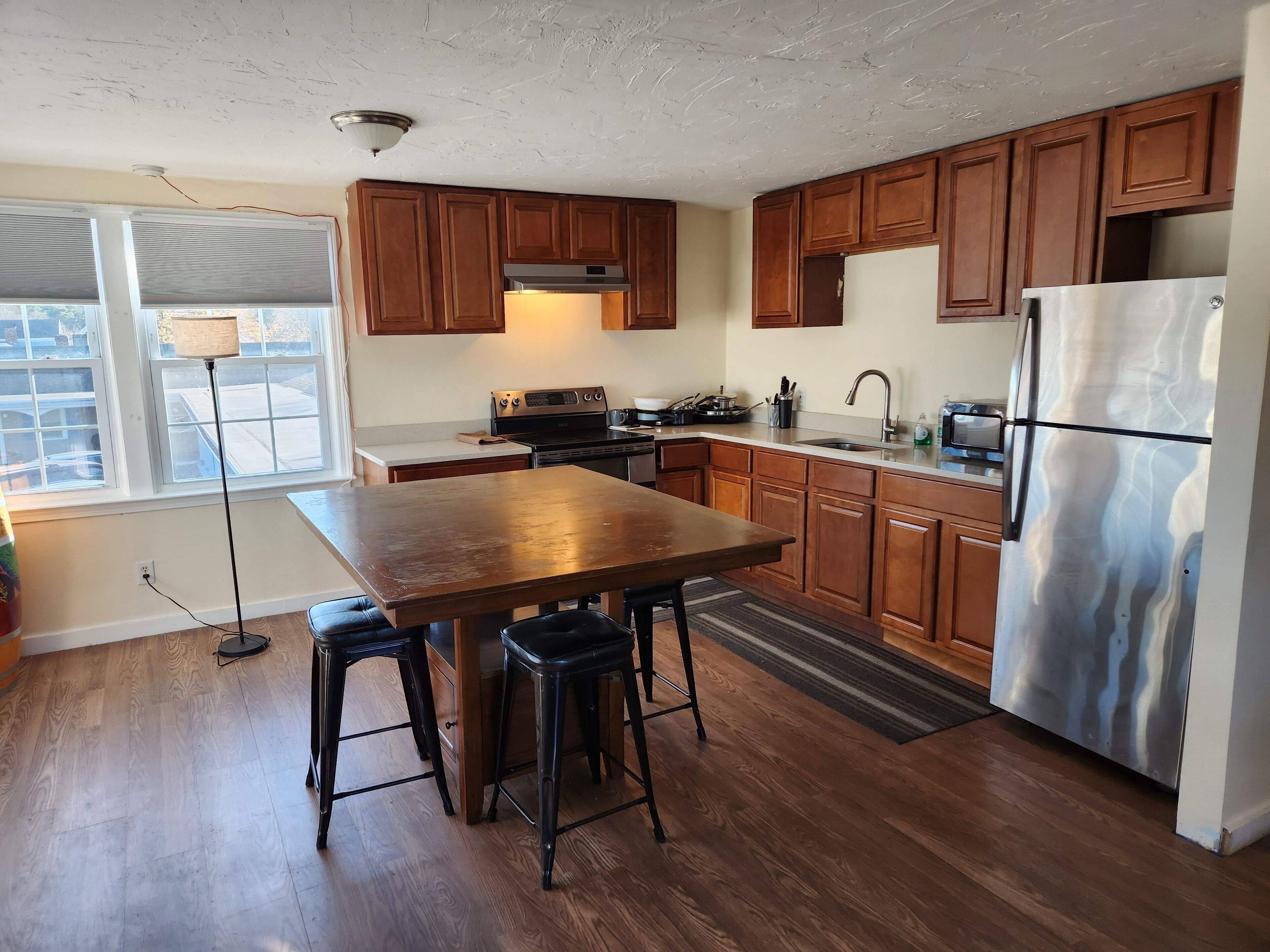 Deluxe Quadruple Room, 3 Bedrooms | Private kitchen | Fridge, microwave, freezer