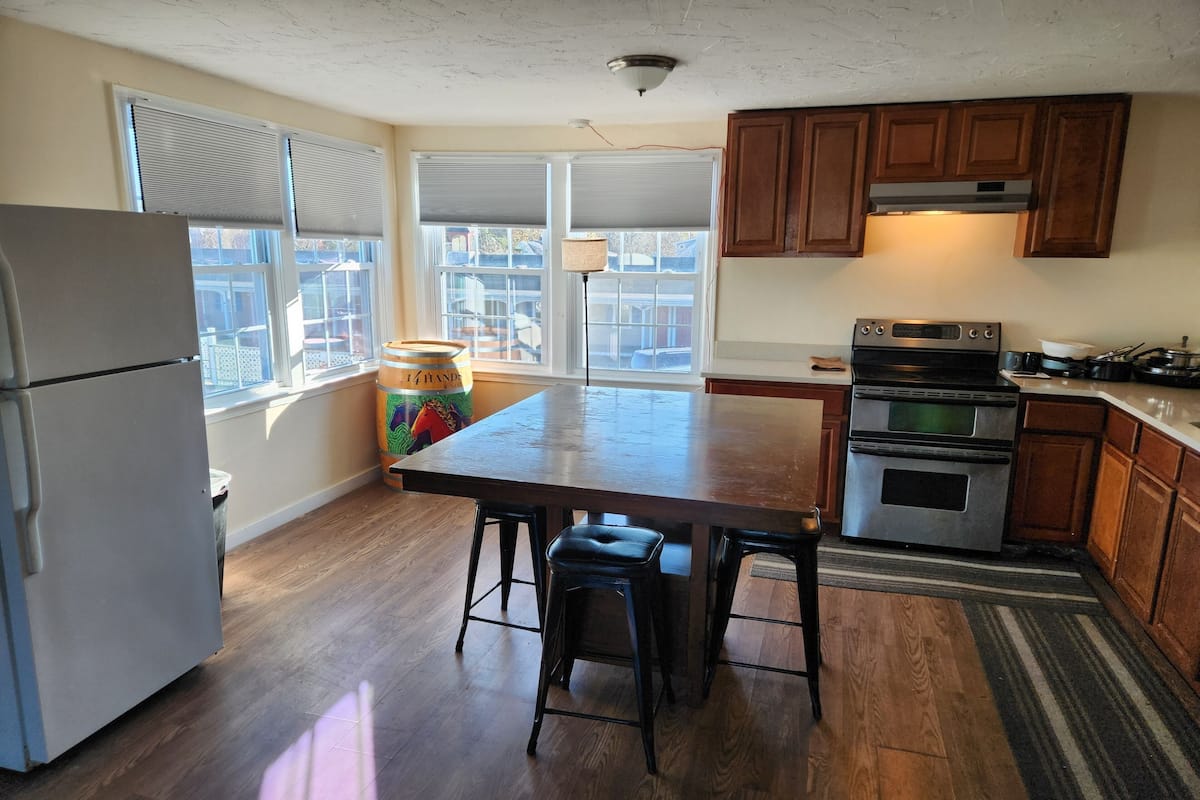 Chambre Quadruple Deluxe, 3 chambres | Cuisine privée | Réfrigérateur, micro-ondes, congélateur