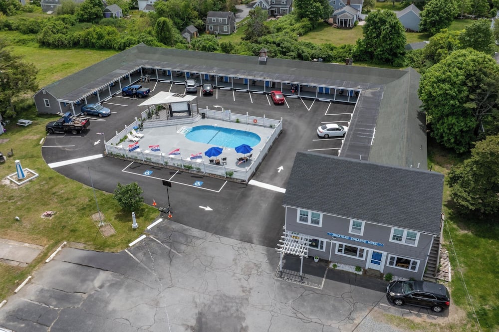 Jonathan Edwards Motel