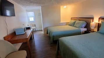 Standaard kamer, 2 queensize bedden | Luxe beddengoed, individueel gedecoreerd, een bureau, gratis wifi