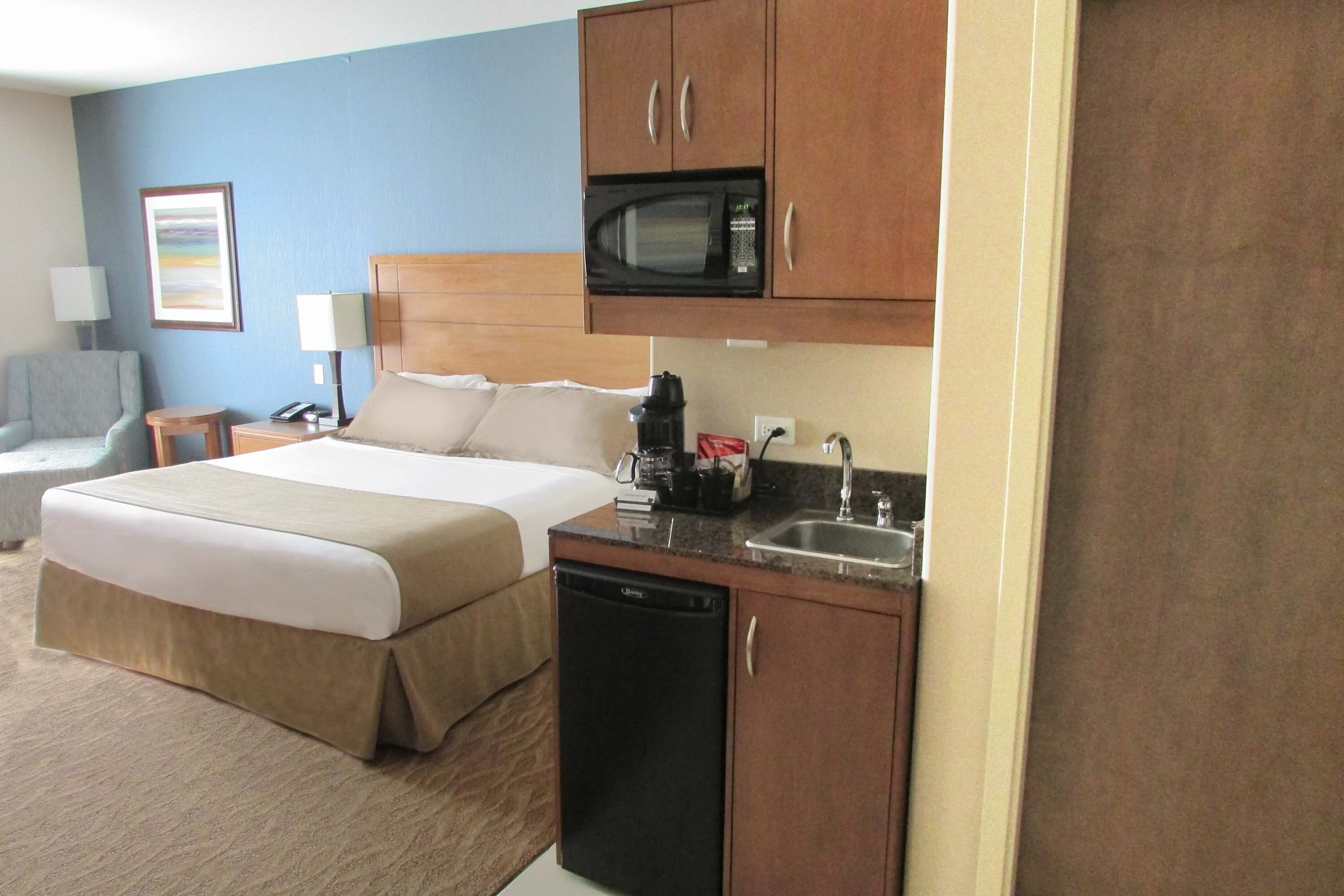 In-room safe, desk, laptop workspace, blackout drapes