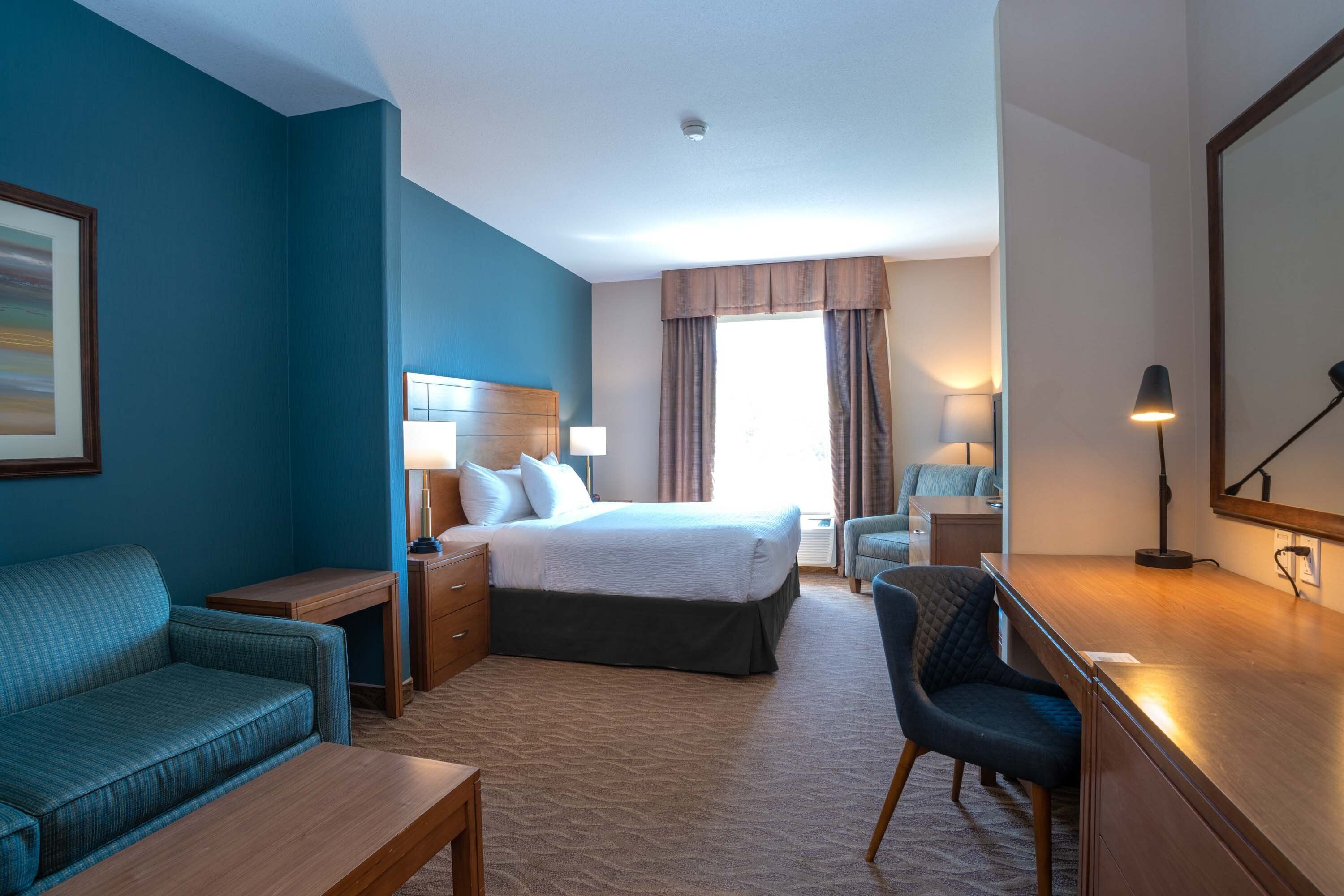 standard room, 1 king bed with sofa bed | in-room safe, desk, laptop workspace, blackout curtains