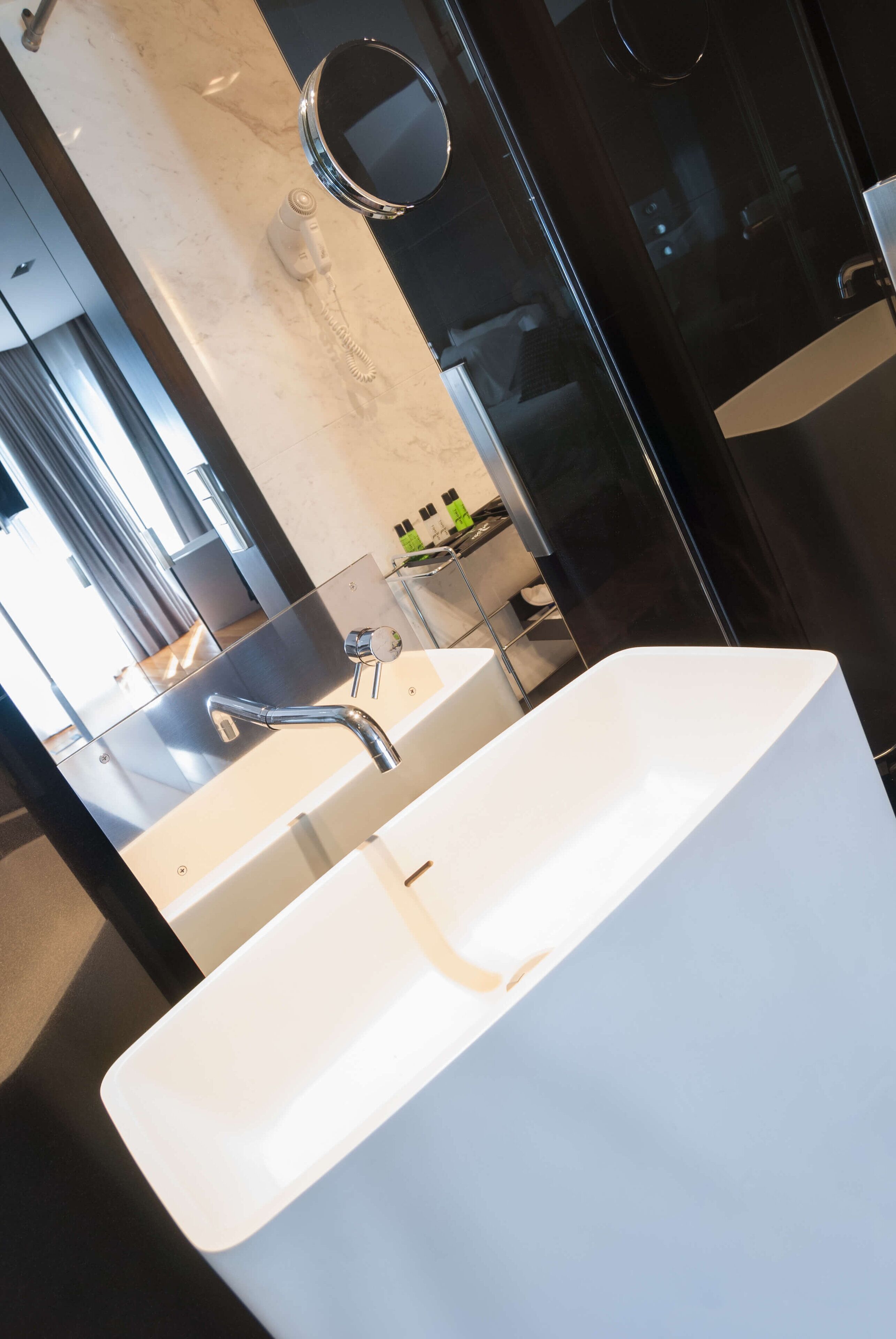 executive suite | premium bedding, in-room safe, desk, blackout curtains