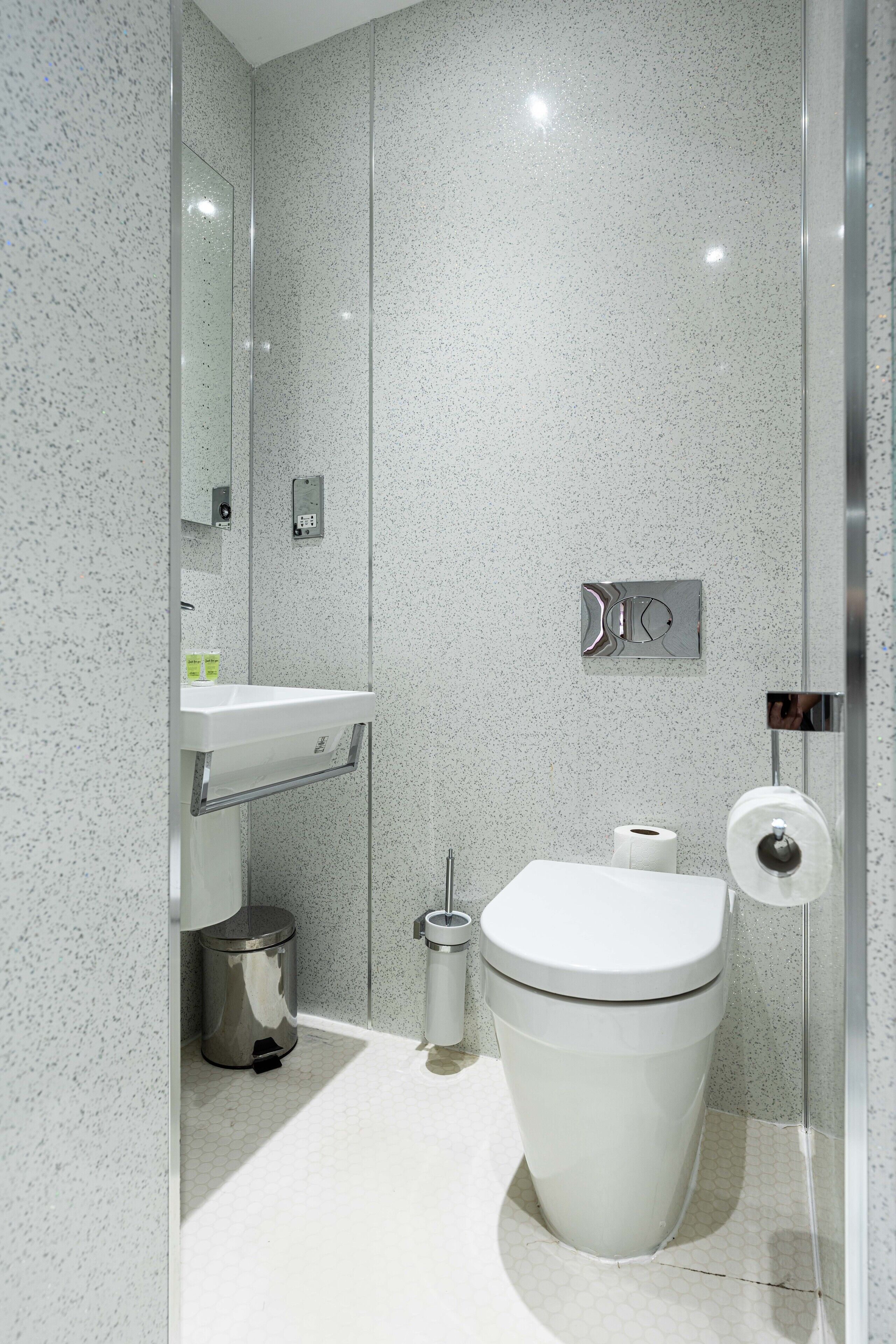 Photo - Lancaster Court Hotel