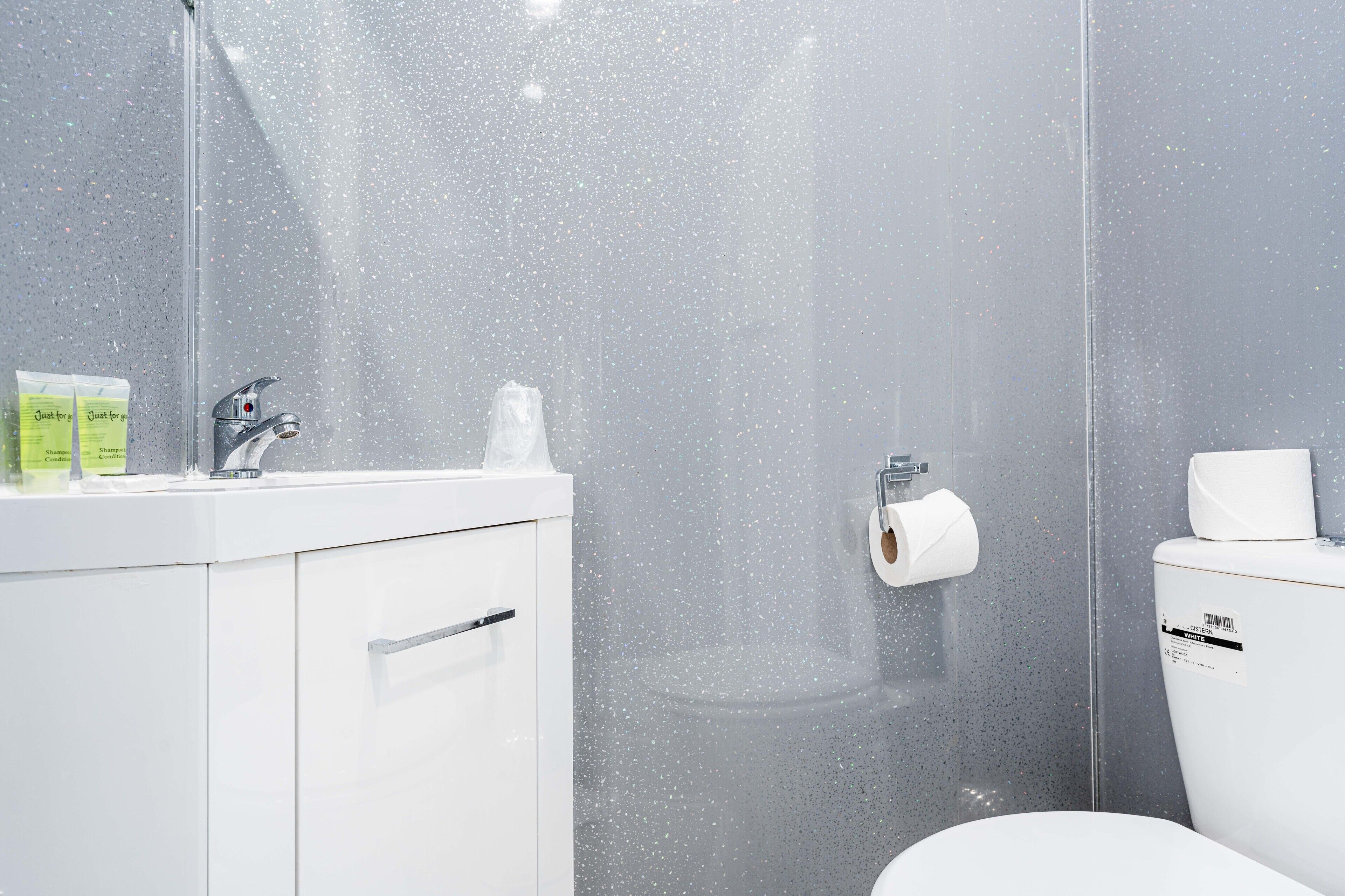 Photo - Lancaster Court Hotel