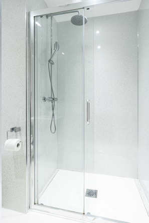 Towels - Lancaster Court Hotel (London)