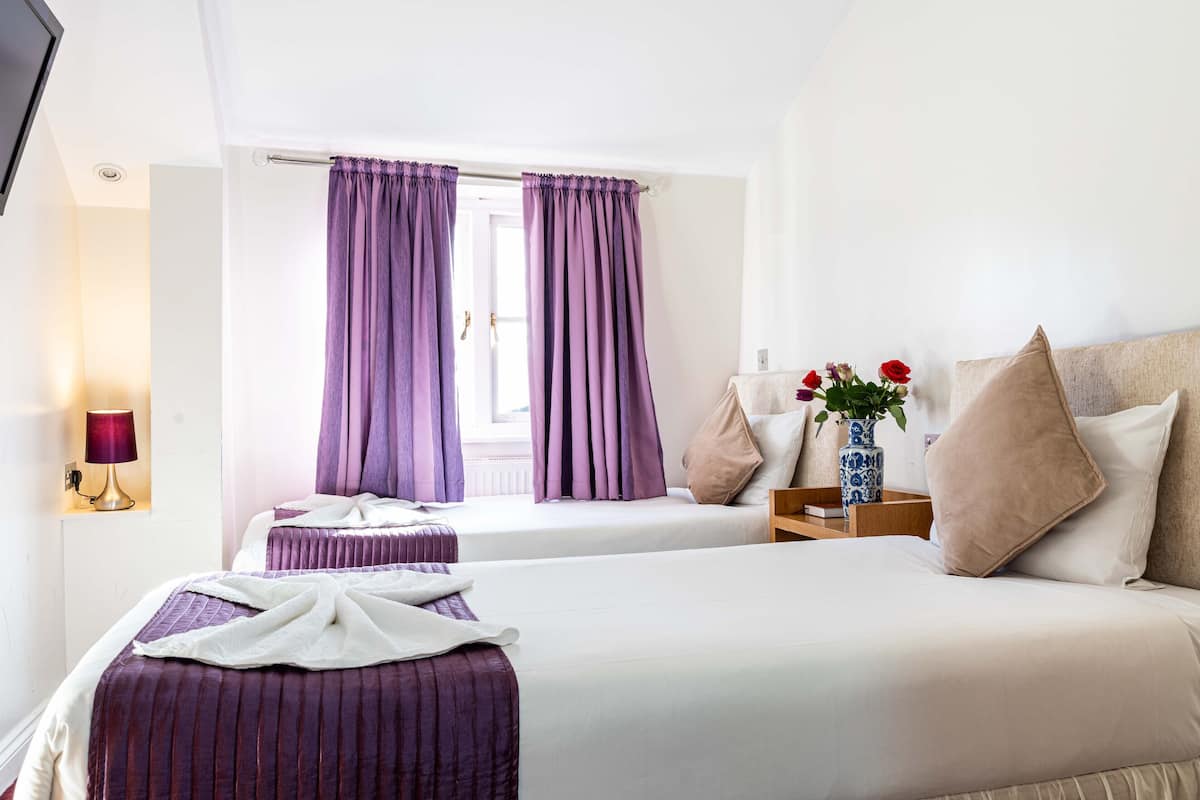Twin kamer, en-suite badkamer | Gratis wifi, beddengoed