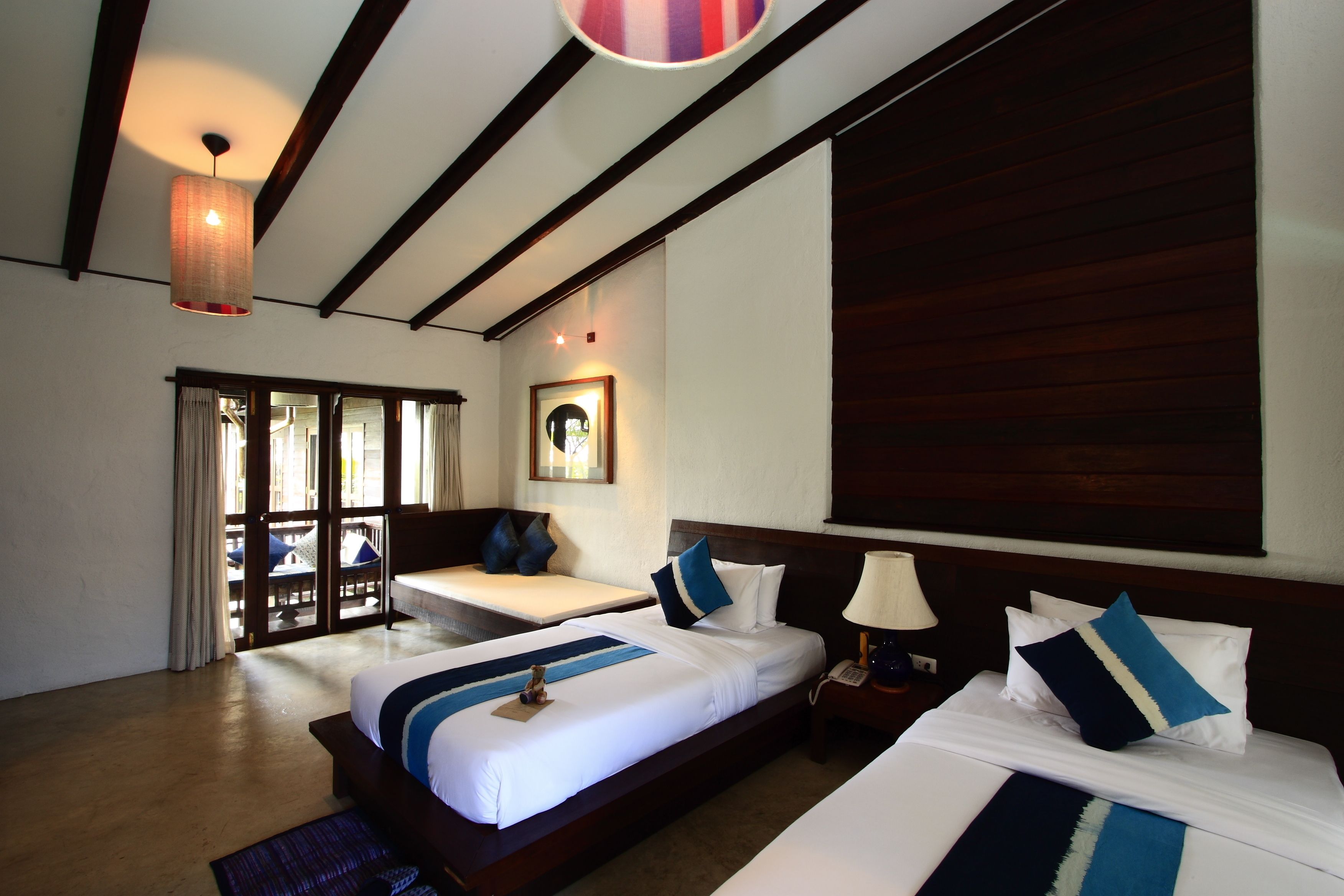 deluxe room | premium bedding, minibar, in-room safe, desk