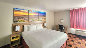 Zimmer, 1 King-Bett, Nichtraucher, Kühlschrank und Mikrowelle | Schreibtisch, Verdunkelungsvorhänge, Bügeleisen/Bügelbrett