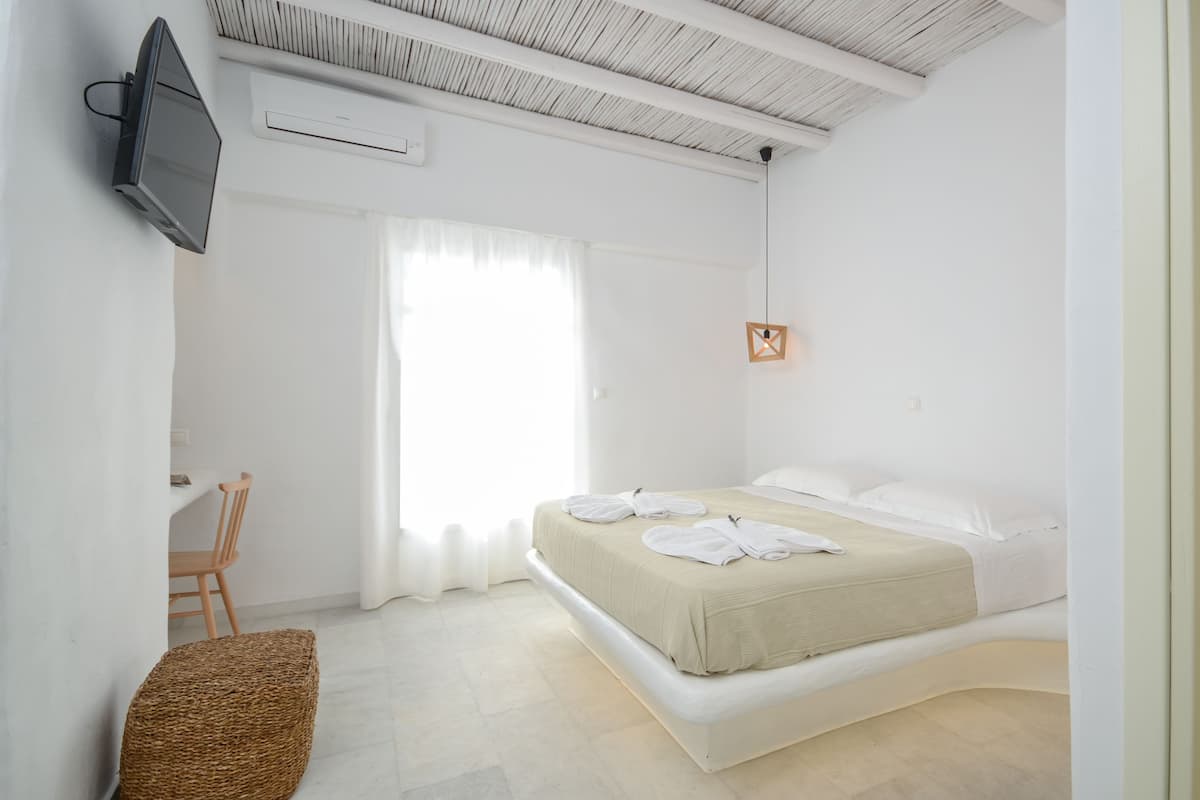 Honeymoon Room | Egyptian cotton sheets, Select Comfort beds, in-room safe