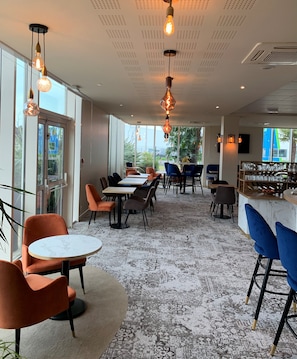 Bar lounge