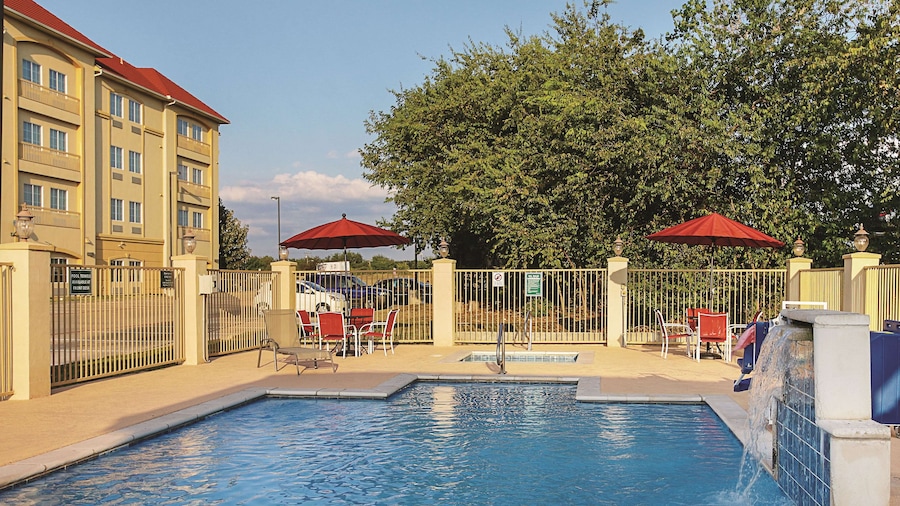 La Quinta Inn & Suites by Wyndham Dallas - Hutchins