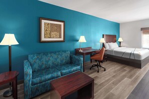Deluxe Suite, 1 King Bed, Non Smoking