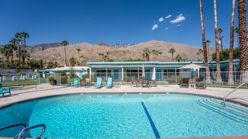 The Villas of Palm Springs by CoolVacay