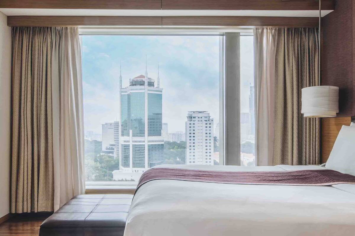 junior suite, 1 king bed, business lounge access (lounge access) | view from room