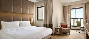 Traders Hotel, Qaryat Al Beri
