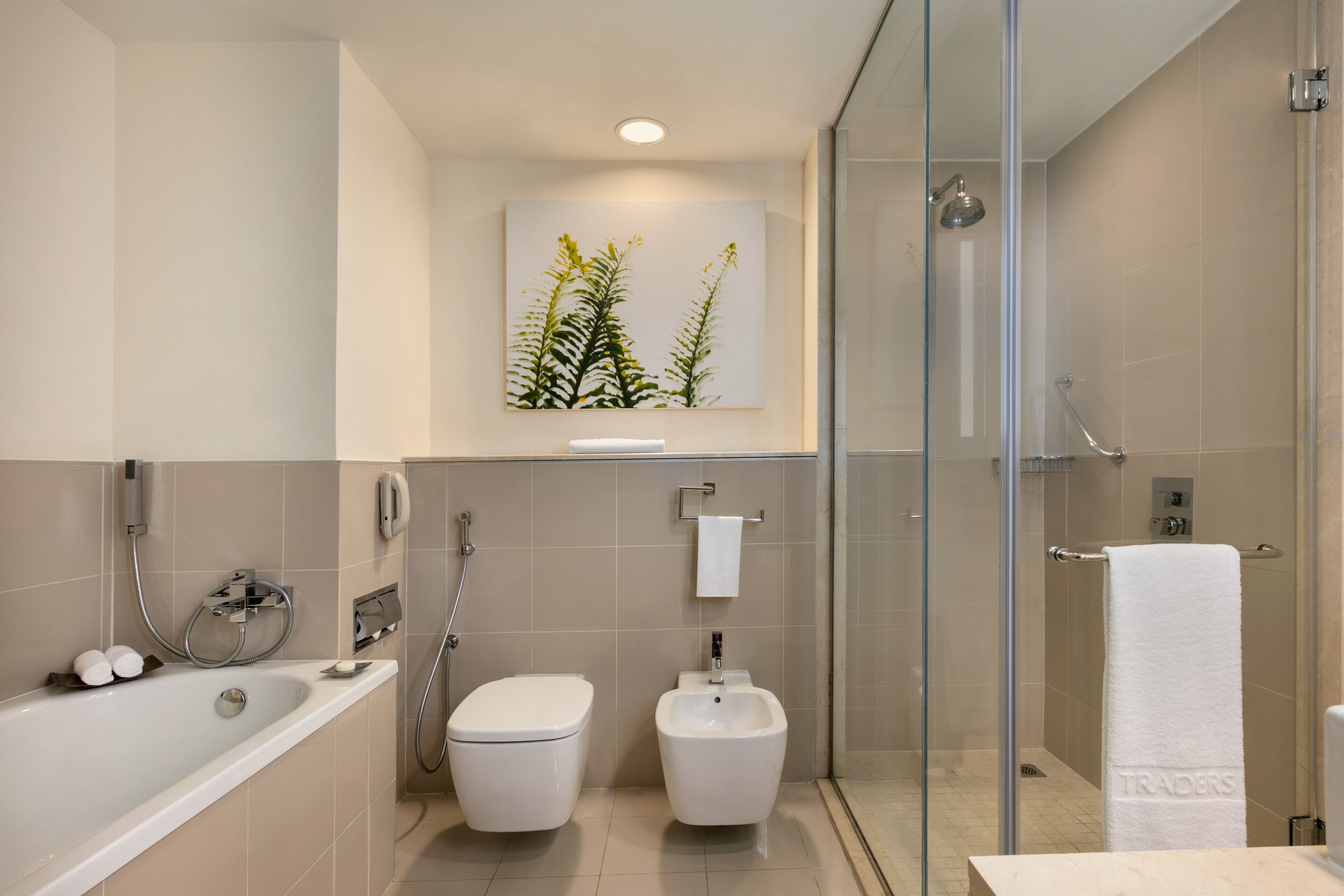 separate bathtub and shower, eco-friendly toiletries, hair dryer