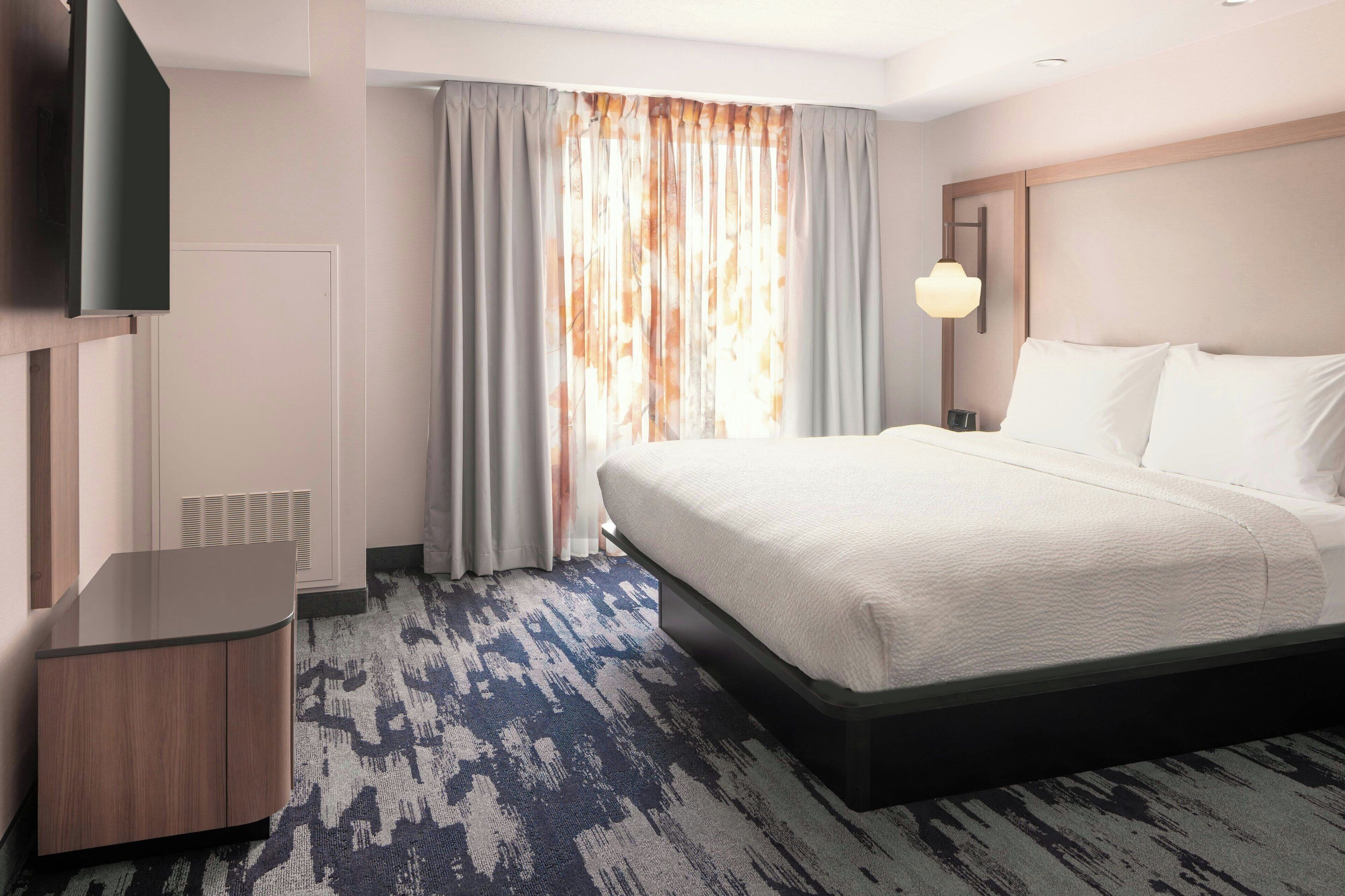 suite, 1 bedroom | 1 bedroom, hypo-allergenic bedding, in-room safe, desk