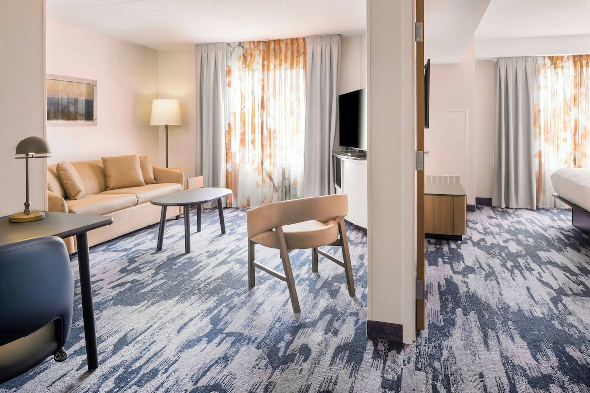 Suite, 1 Bedroom | 1 bedroom, hypo-allergenic bedding, in-room safe, desk