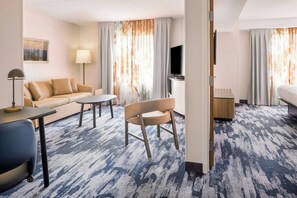 Suite, 1 Bedroom | Hypo-allergenic bedding, in-room safe, desk, blackout drapes - Fairfield Inn & Suites by Marriott Buffalo Airport (Buffalo)