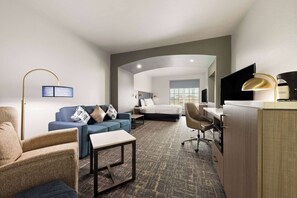 Deluxe Studio Suite, 1 King Bed, Non Smoking - La Quinta Inn & Suites by Wyndham Ft. Worth - Forest Hill TX (Fort Worth)