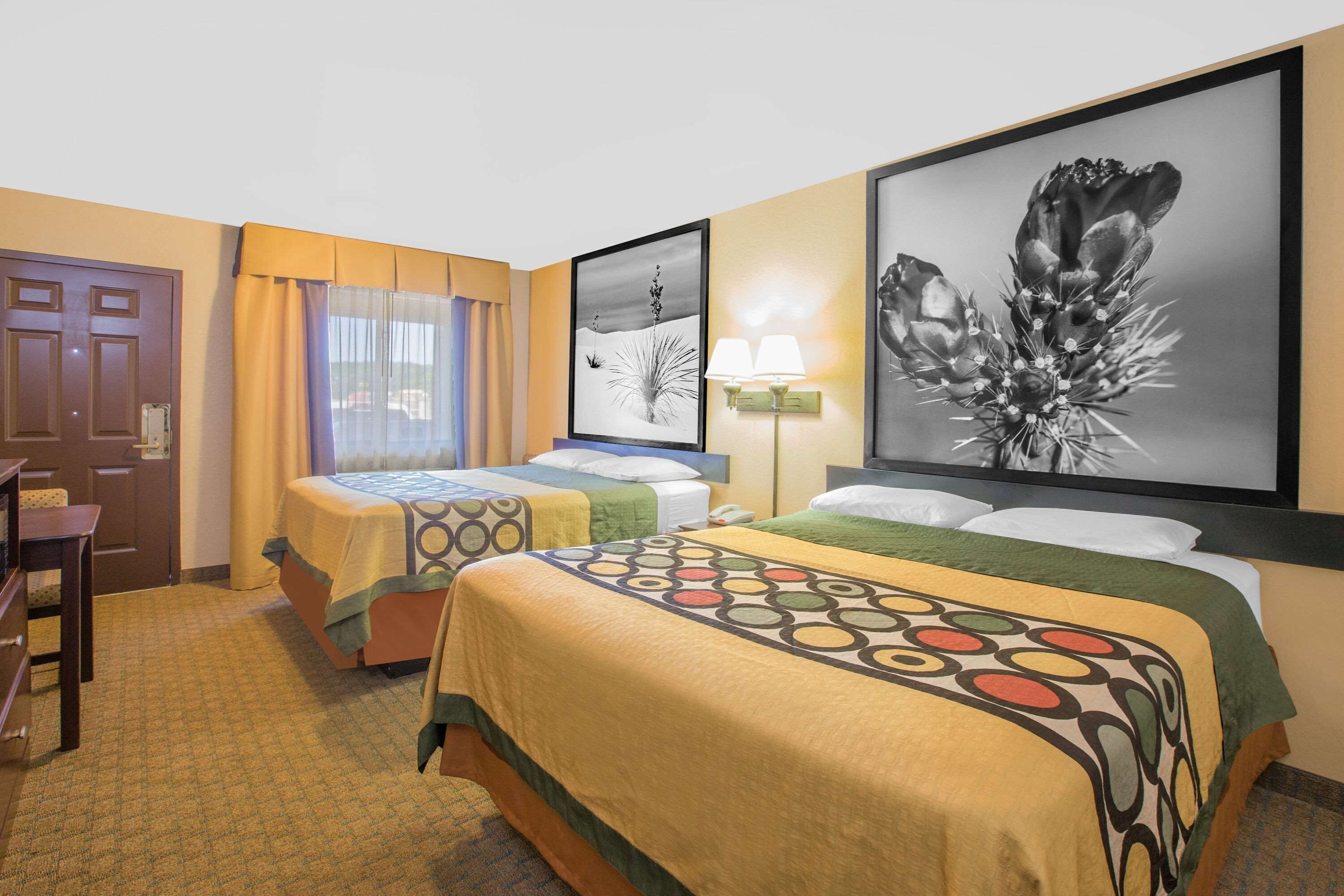 Escritorio, tabla de planchar con plancha y cunas gratuitas 