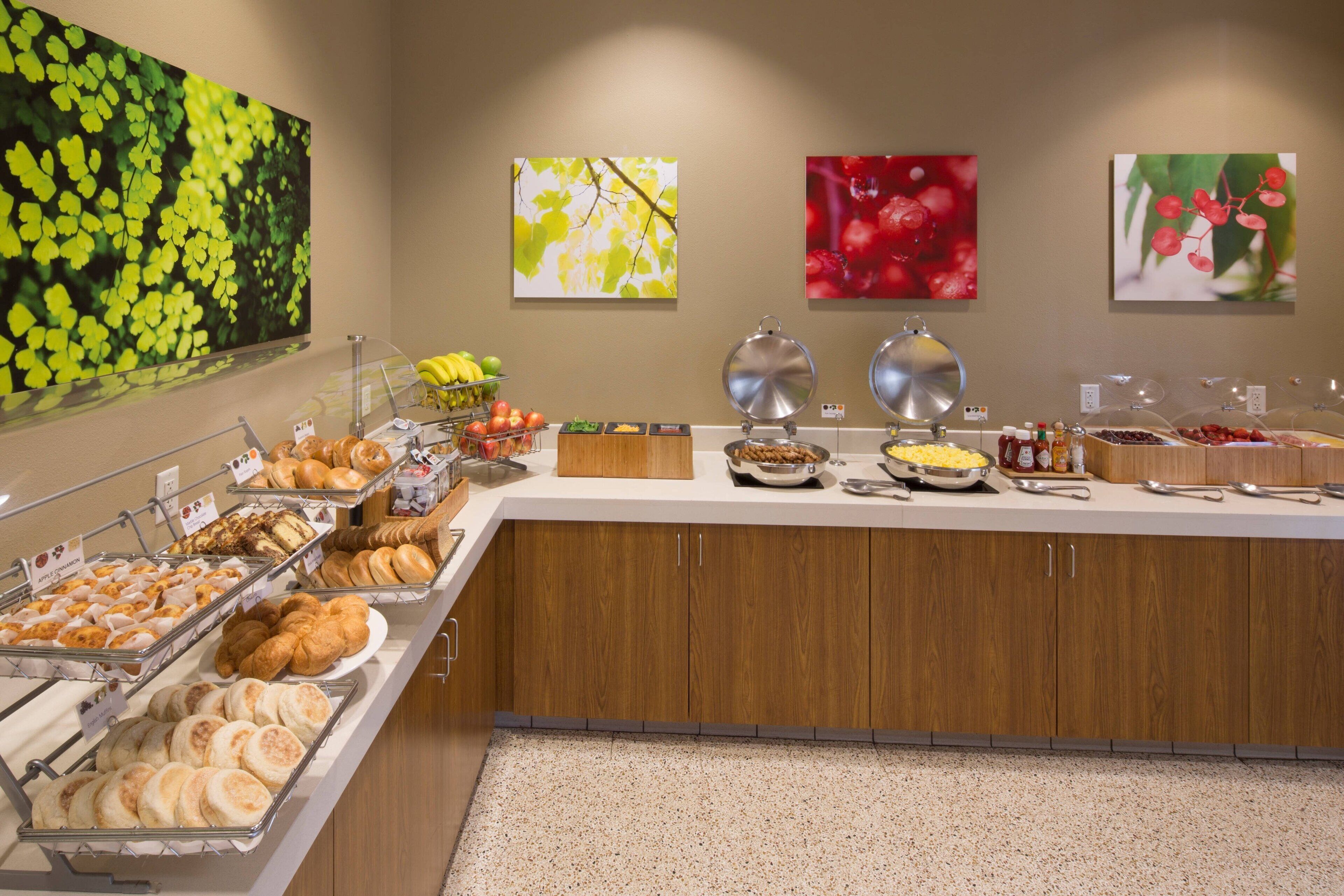 free daily continental breakfast