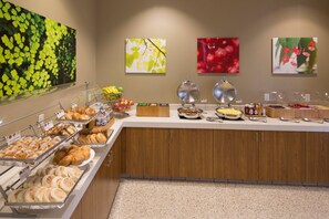 Desayuno continental incluido todos los días 