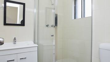 Double or Twin Room, Ensuite | Bathroom