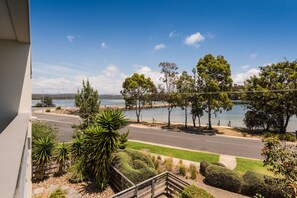 Three Bedroom Lakeside Townhouse | View from room
