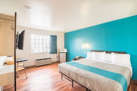 Pillowtop beds, blackout drapes, bed sheets. Motel 6 Rigby, ID