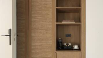 Suite Deluks | 1 kamar tidur, seprai premium, brankas, dan didekorasi berbeda-beda