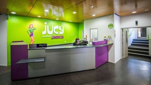 Interior - Jucy Snooze (Auckland)